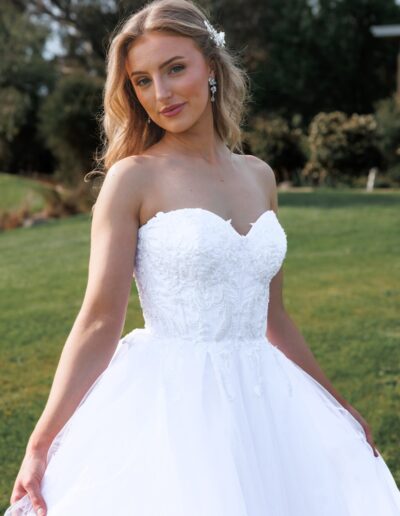 Gorgeous lace and tull wedding dress with glitter, bridal gown inspiration